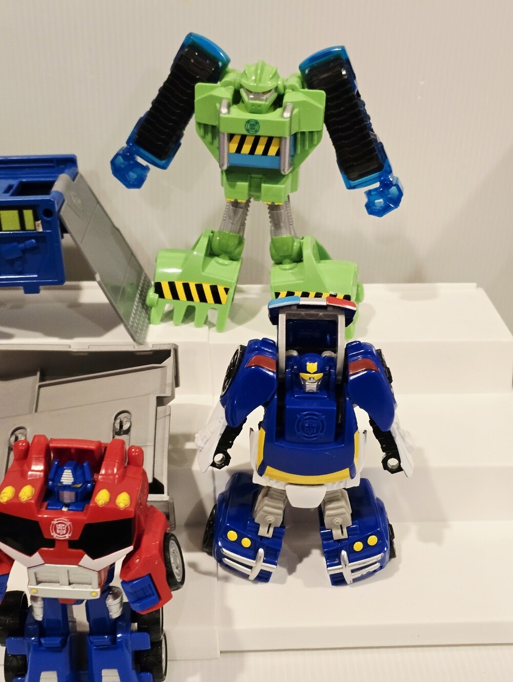 Transformers Rescue Bots Optimus Prime Racing Trailer and Figure Set - Picture 5 of 15